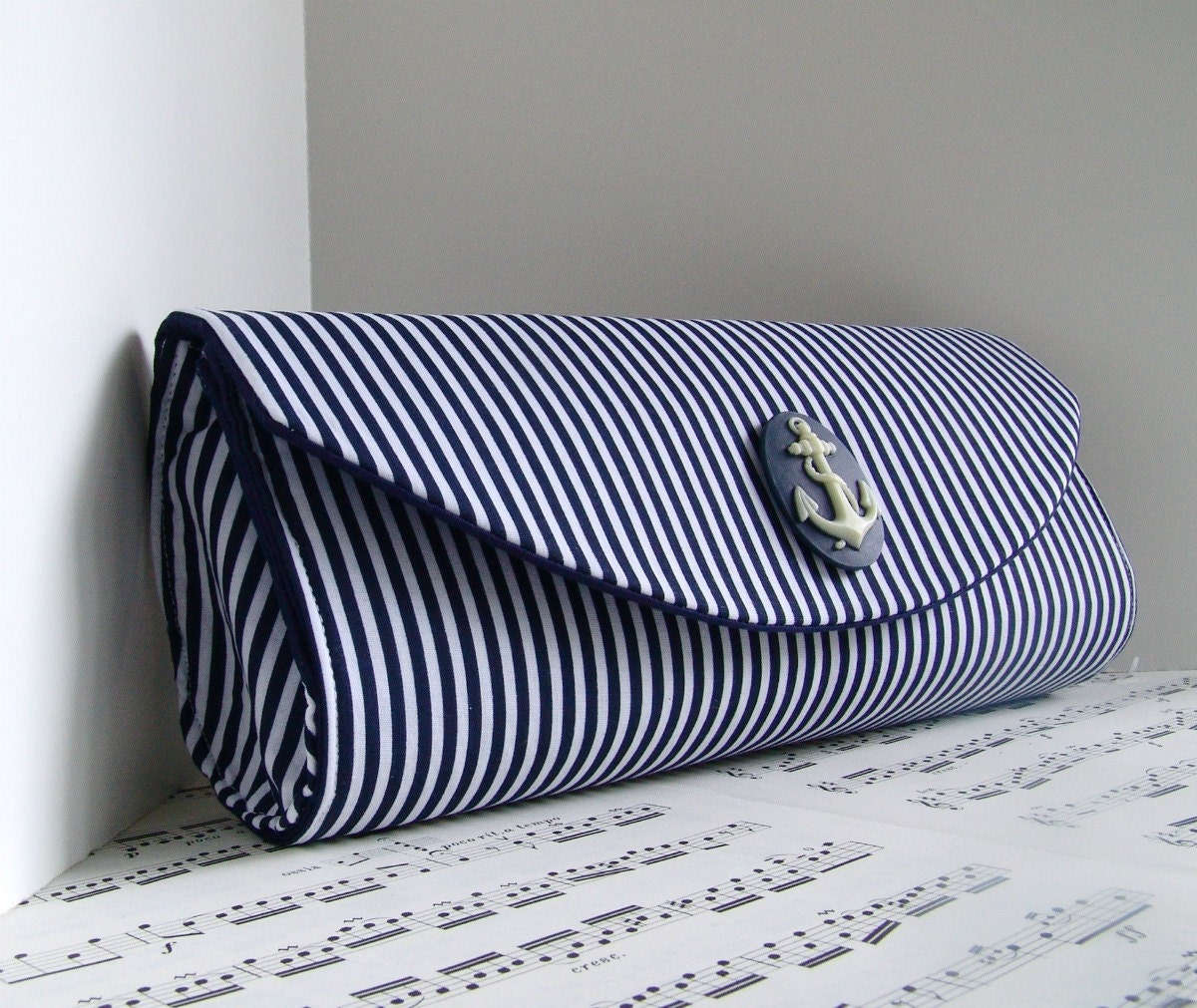 Navy blue nautical clutch with blue anchor cameo. Wedding clutch. Made to order