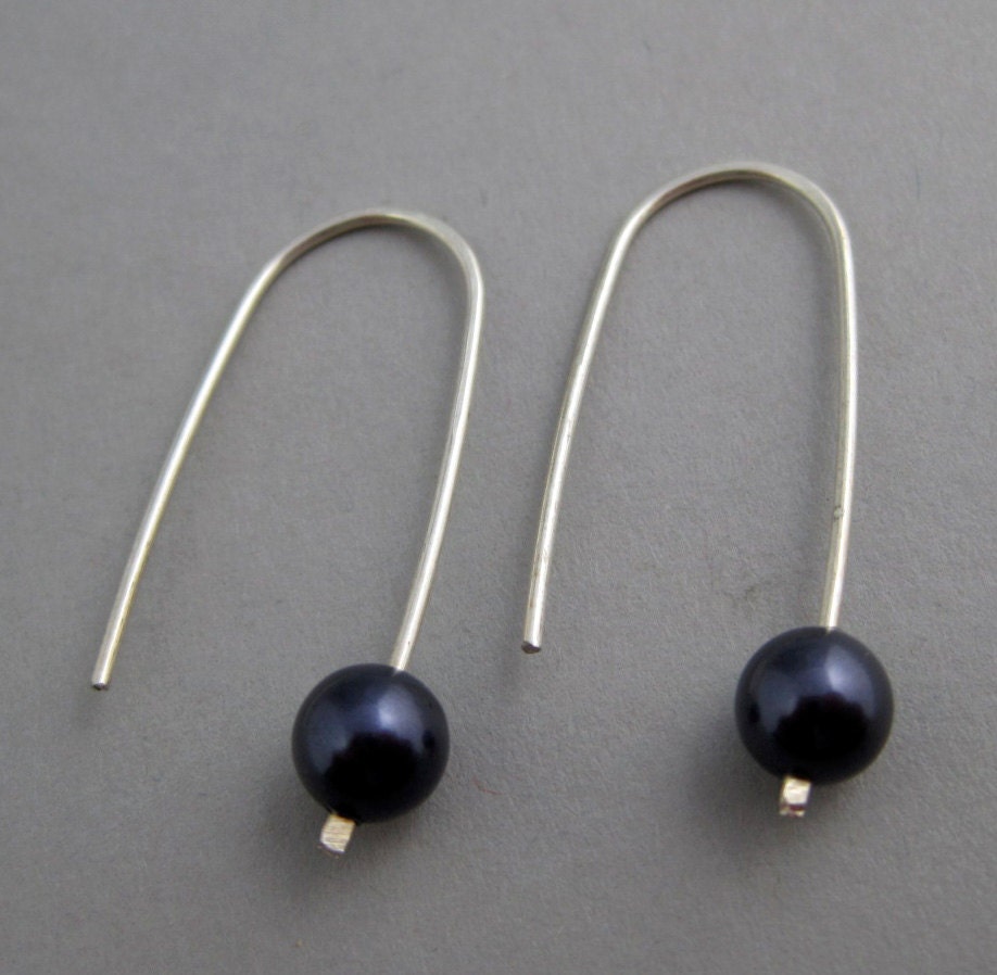 Deep Plum Pearl Earrings