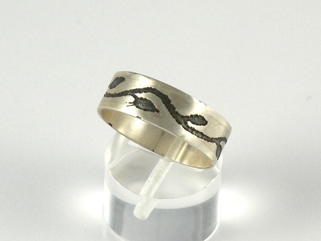 Miniature Leaves Sterling Silver Ring Band, Tiny Leaves Band, Branch Ring, Etched and Oxidized Leaves Silver Ring