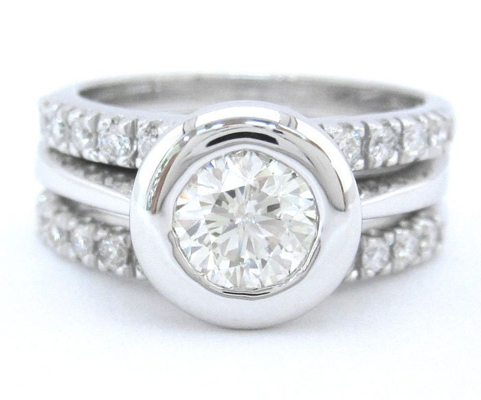 Round diamond engagement ring and bands bezel set 1.70ctw