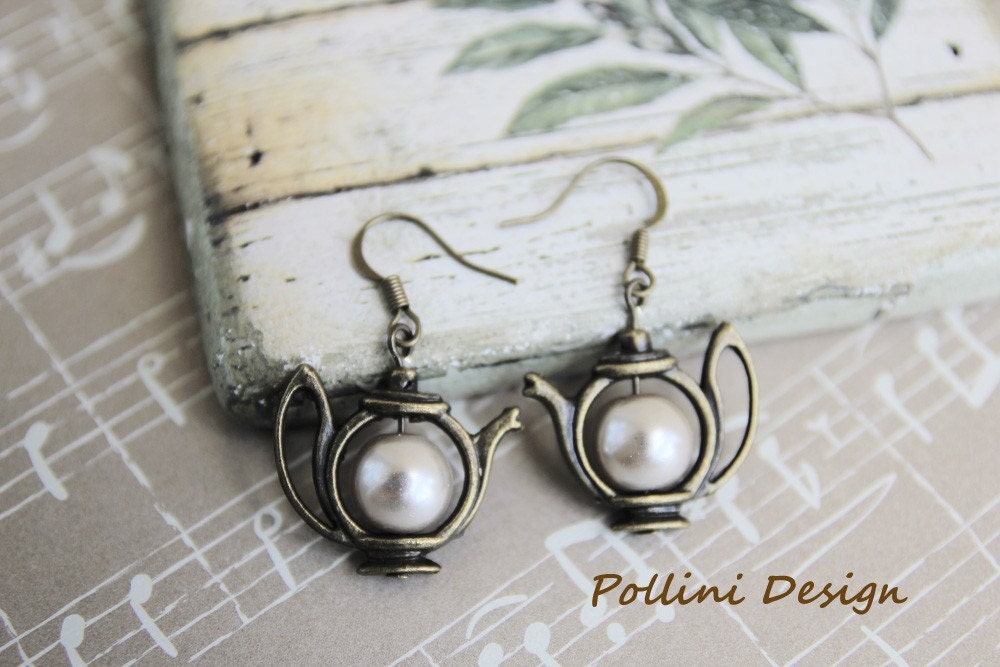 Have a Tea Earrings. Antique Teapot with Pearl. Pastel (VER-19)