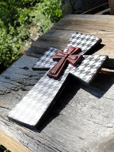 Houndstooth Wooden Cross