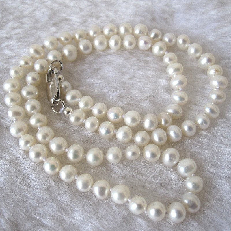 Pearl Necklace in 18 inches 5.5-6.5mm White Freshwater Pearls - Free shipping