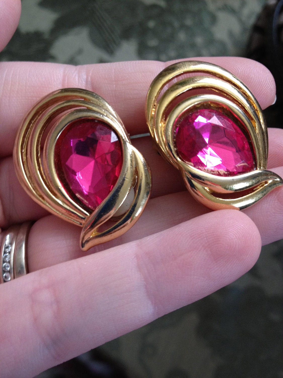 Vintage clip on earrings gold tone and pink rhinestone