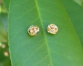 Gold wire Knot Stud Earrings.