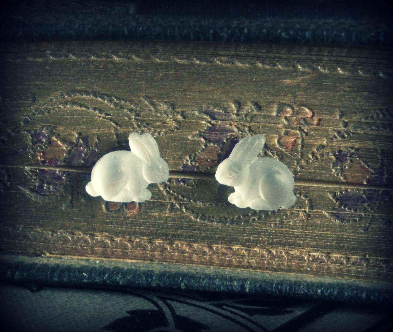 Down the Rabbit Hole ... earrings vintage frosted white glass rabbits alice in wonderland nature bunny post stud through the looking glass