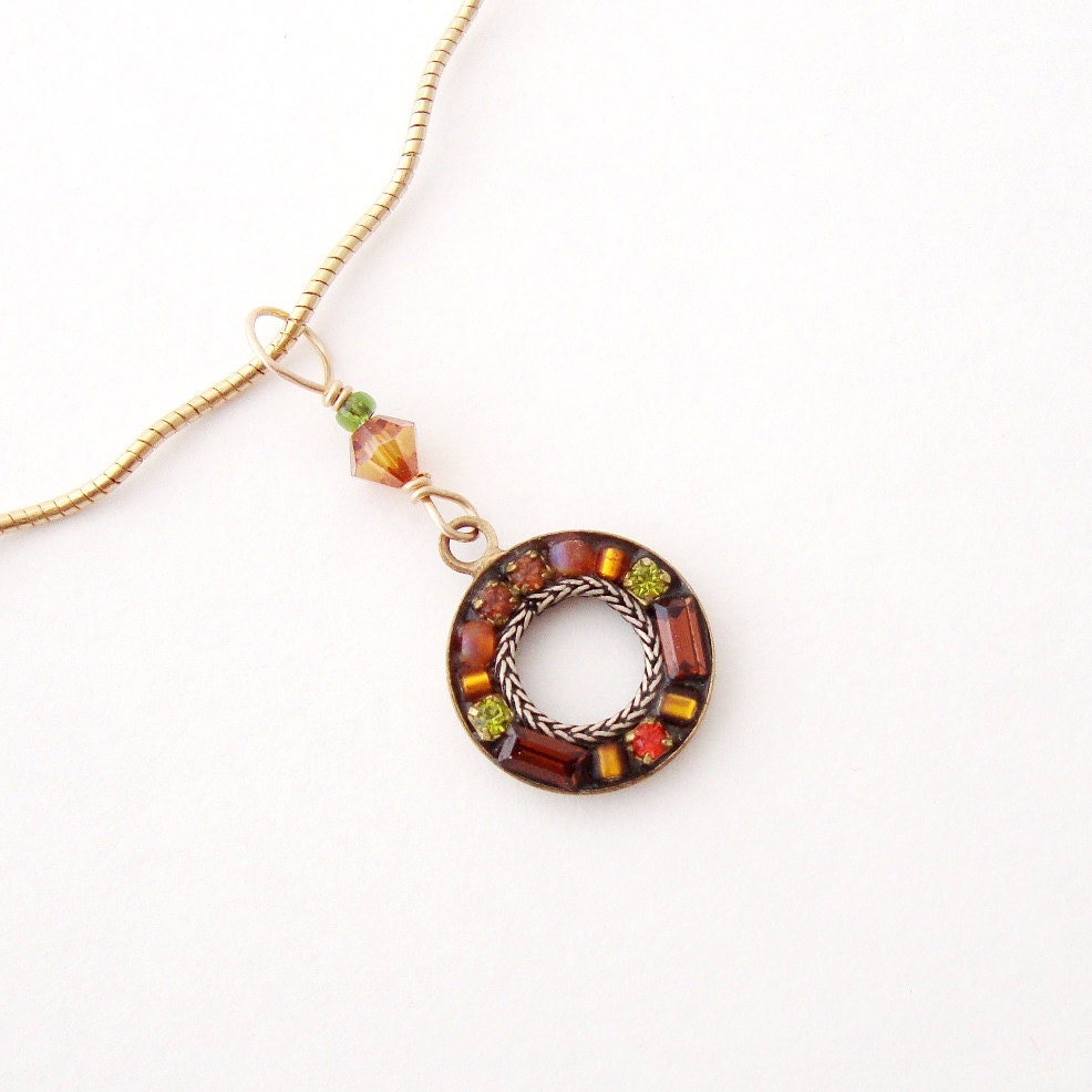 Pendant Delicate Charm Topaz Stones Beads Wavy Metal Cord