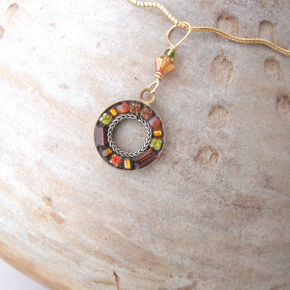 Pendant Delicate Charm Topaz Stones Beads Wavy Metal Cord