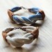 MI TIERRA - Bracelet - Knot, Tie dye, recycled leather, Ocean Blue, Coral, yellow mutard