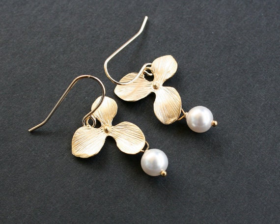 Gold orchid pearl earrings - gold earrings, orchid flower earrings - wedding jewelry, bridesmaids gifts, bridal jewelry, dainty earrings