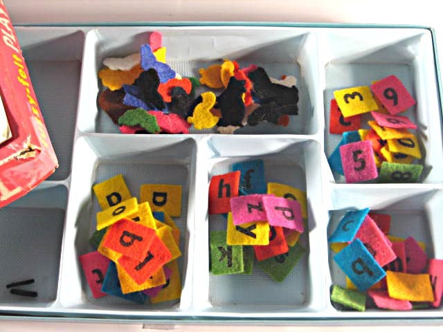 Vintage Fuzzy-Felt Play School Set