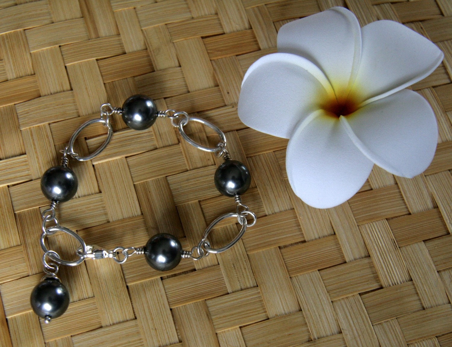 HAWAIIAN HOLIDAY - fine silver & swarovski pearl bracelet