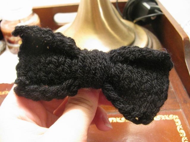 Black Knit Bow Pin