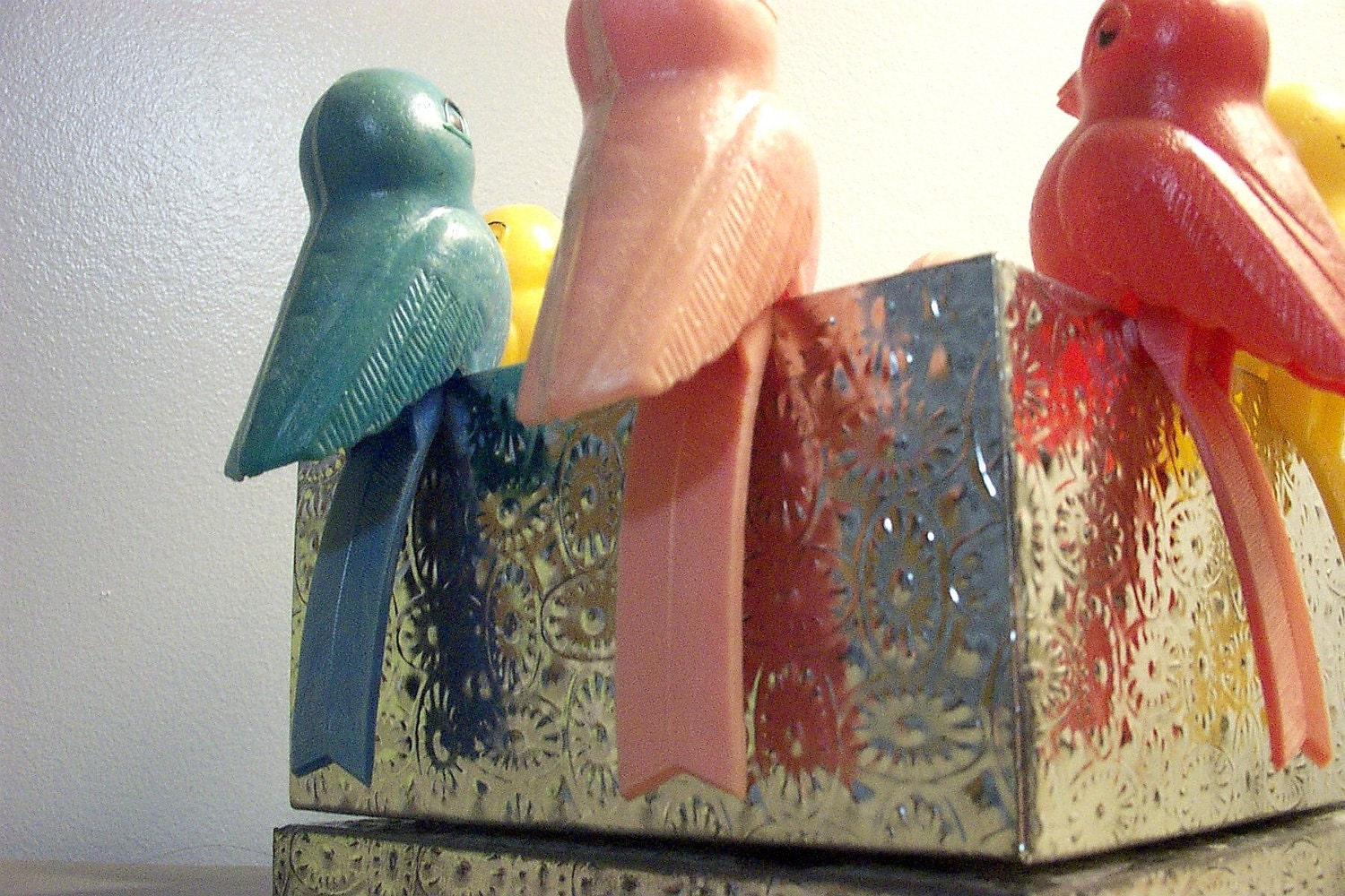 Vintage Clip On Bird Decors Pretty Pastels Set of 8 Early Plastic Ornaments