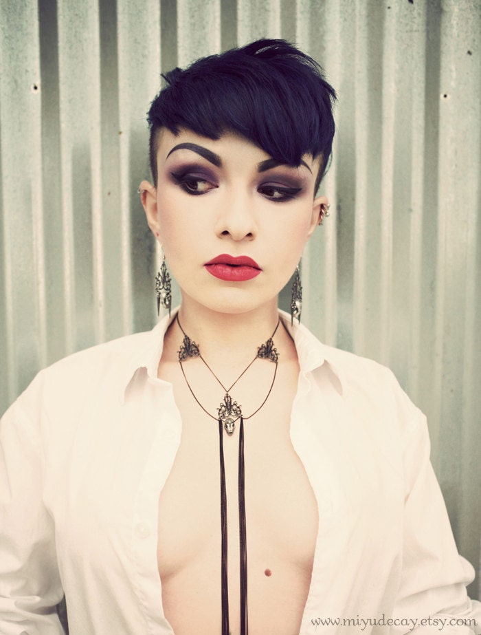 Miyu Decay Noir Filigree Spike Earrings