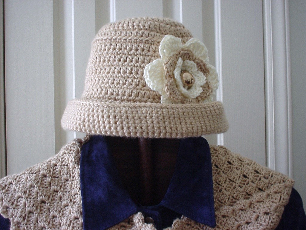 Crochet Bucket Hat in Wheat Color