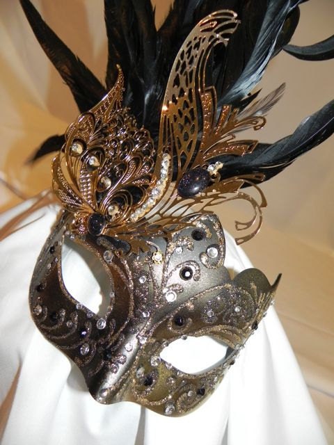 Reserved for ZeonKitty Feather Masquerade Mask in Black