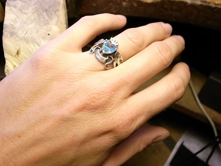 Swallows, Banner, Crown and Heart Shaped Garnet Stone Ring in 9ct Yellow Gold