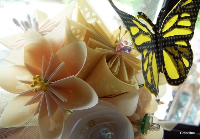 Kusudama Butterfly Corsage Customized Including 4 Fancy Flowers