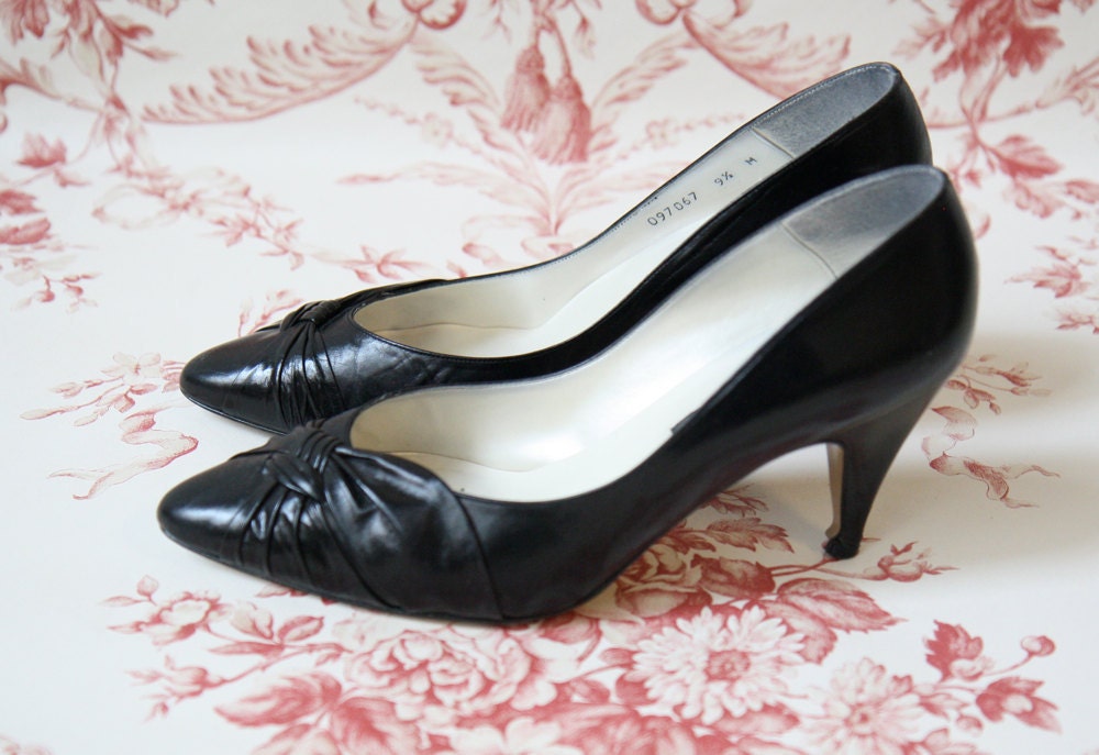 1980s Shoes // Black Widow // Vintage 1980s High Heels // 9.5