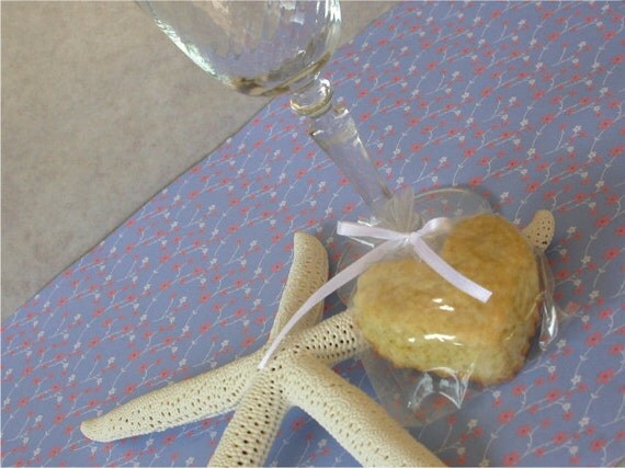 150 edible wedding favors - Heart Shaped Vanilla Bean Scones Il_570xn