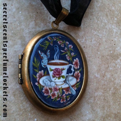 Perfume Locket Pendant  - VIntage Romance 'Tea and Company'