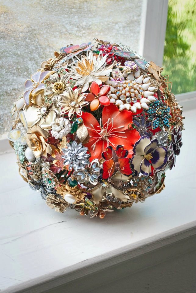 Deposit on a Custom Bridal Vintage Brooch Bouquet
