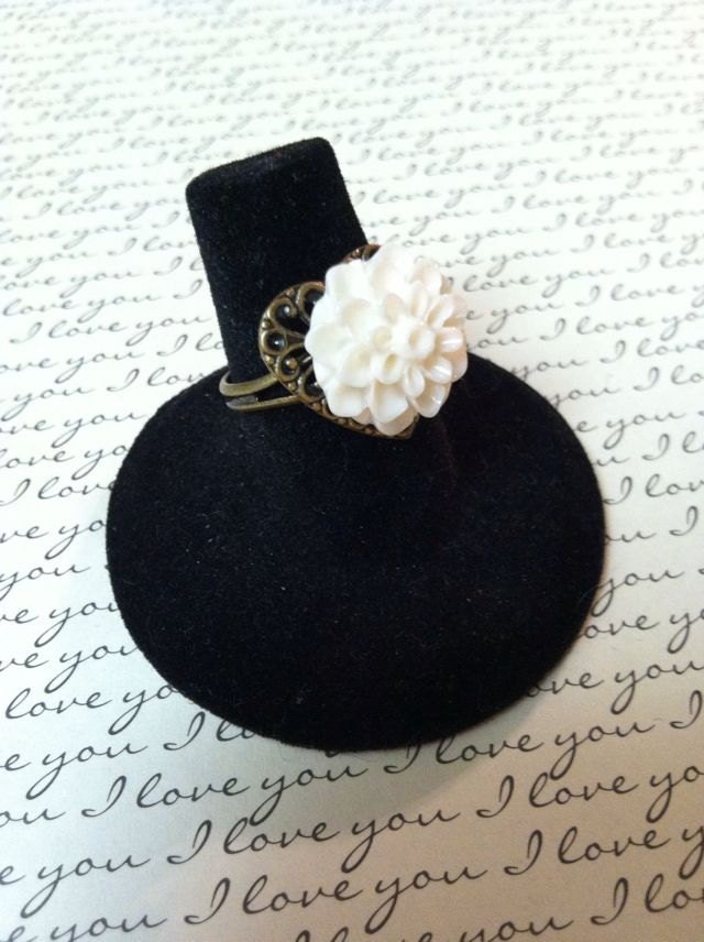 I Heart Mum Ring (white)