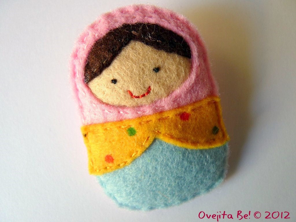 Felt Matryoshka stuffed doll brooch - Pink, yellow and blue