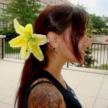 Big Tiki Yellow Lily Hair Clip