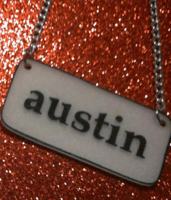 custom city pendant necklace