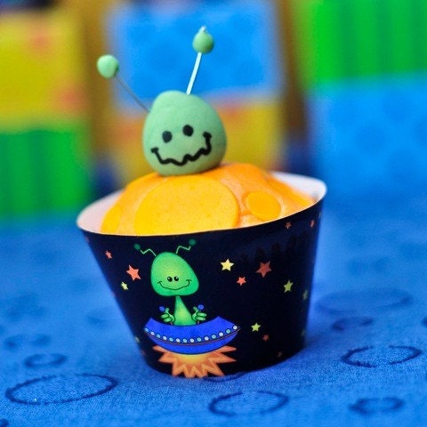 Cupcake Wrapper - Alien Invasion DIY Printable by Spaceships and Laser Beams Il_170x135
