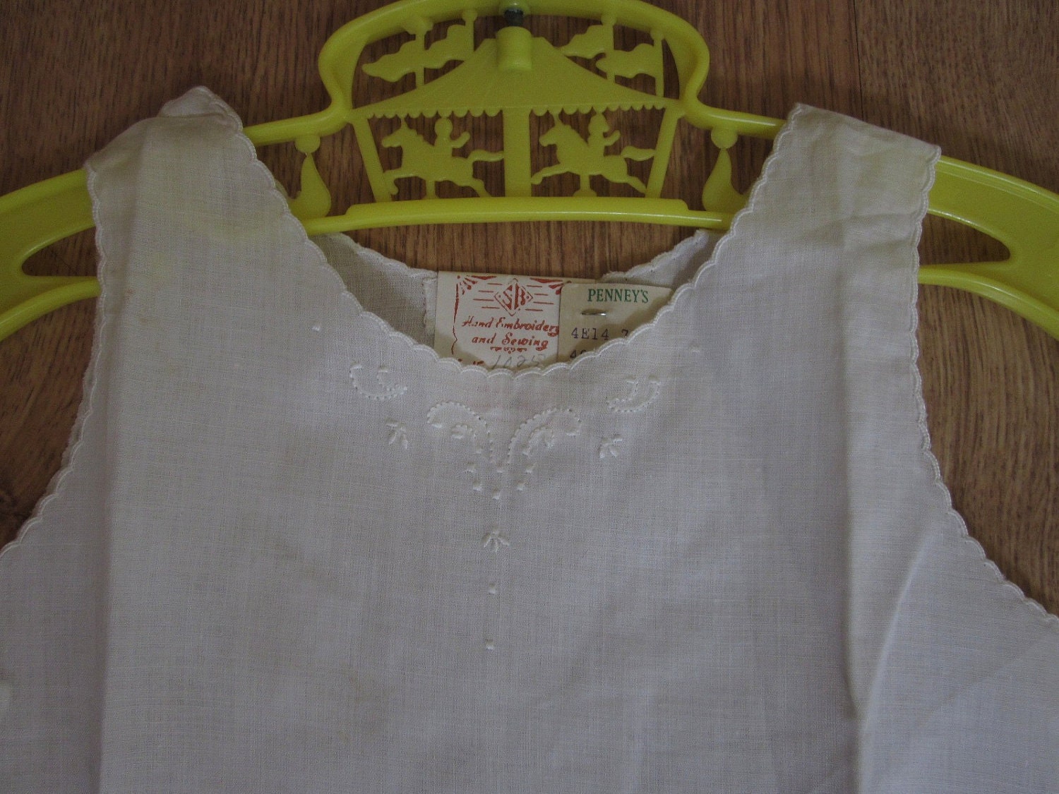 Vintage 1940s Hand Embroidered Childs White Cotton Slip Unused Original Tag Sz 6
