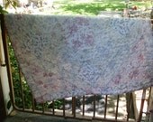 Delicate basket table topper