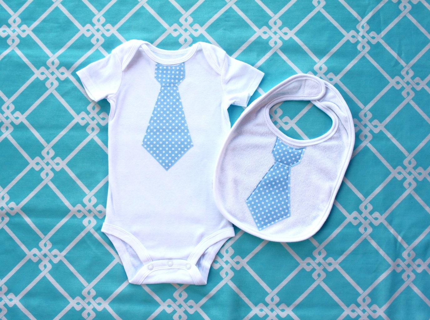 Mom's Little Man Baby Boy Gift Fashion Appliqué  Tie Onesie and Tie Bib SET.  Long or Short Sleeve/ Onesie AND Bib. Daddy's Boy
