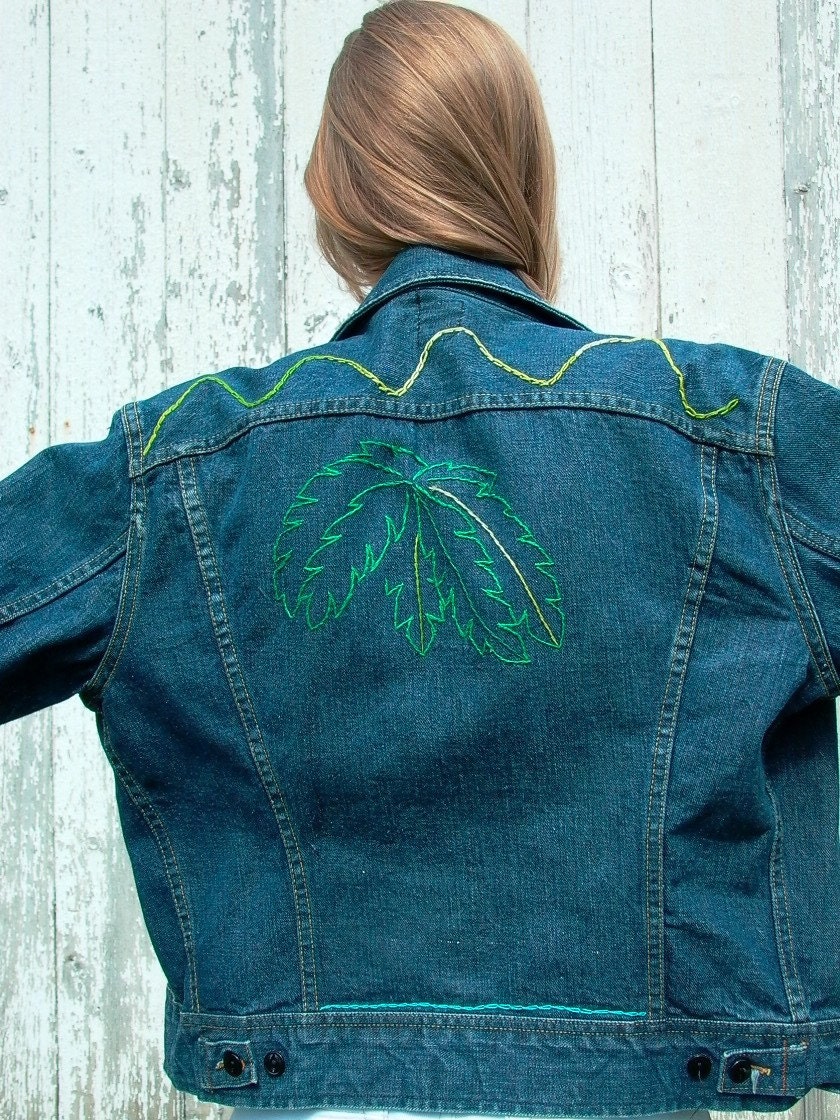 Embroidered Jean Jacket, vintage 70s, SALE sz. m