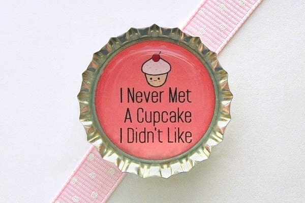 Fun Cupcake Bottle Cap Magnet - cupcake birthday party, cupcake party favor, cupcake decoration, birthday gift, cupcake decor, cupcake maget