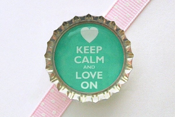 Green Keep Calm and Love On Bottle Cap Magnet - keep calm and carry on, green wedding favor, bridesmaid gift, for bridesmaid, wedding magnet