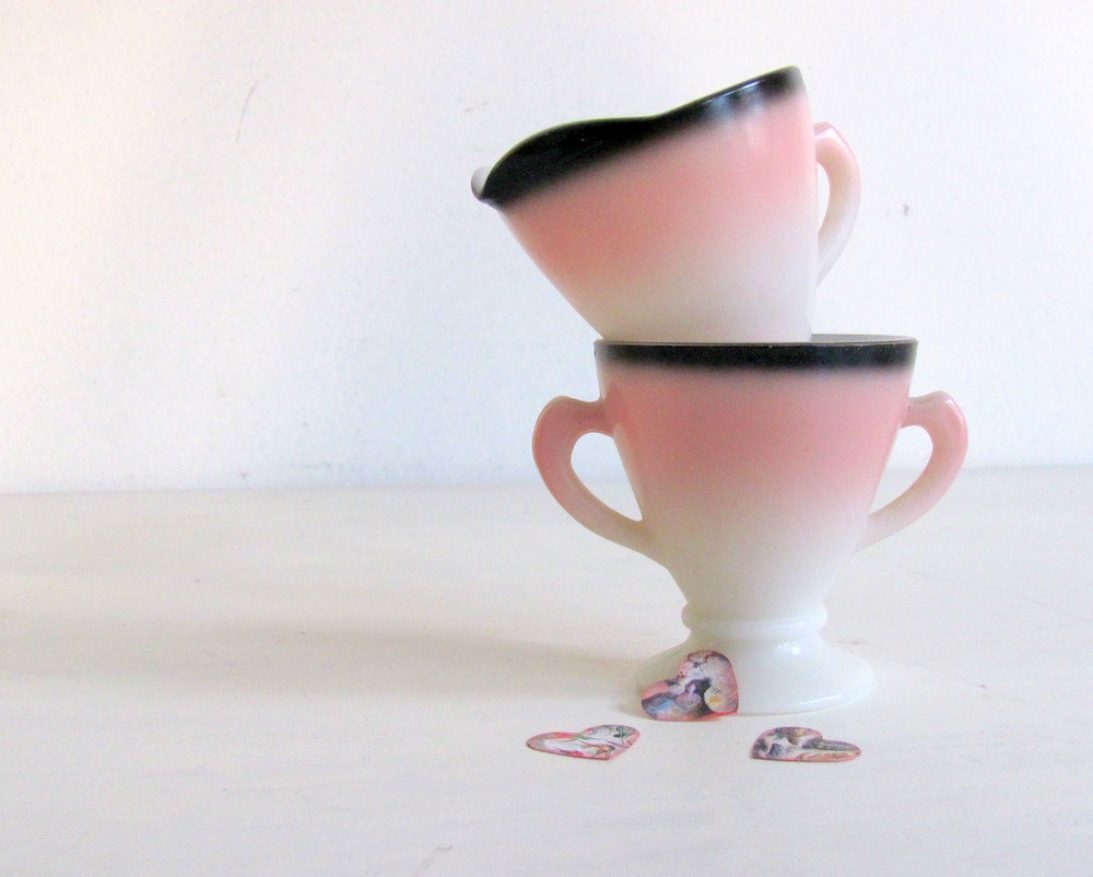 Hazel Atlas Sugar Creamer Ovide Pink Black dreamt