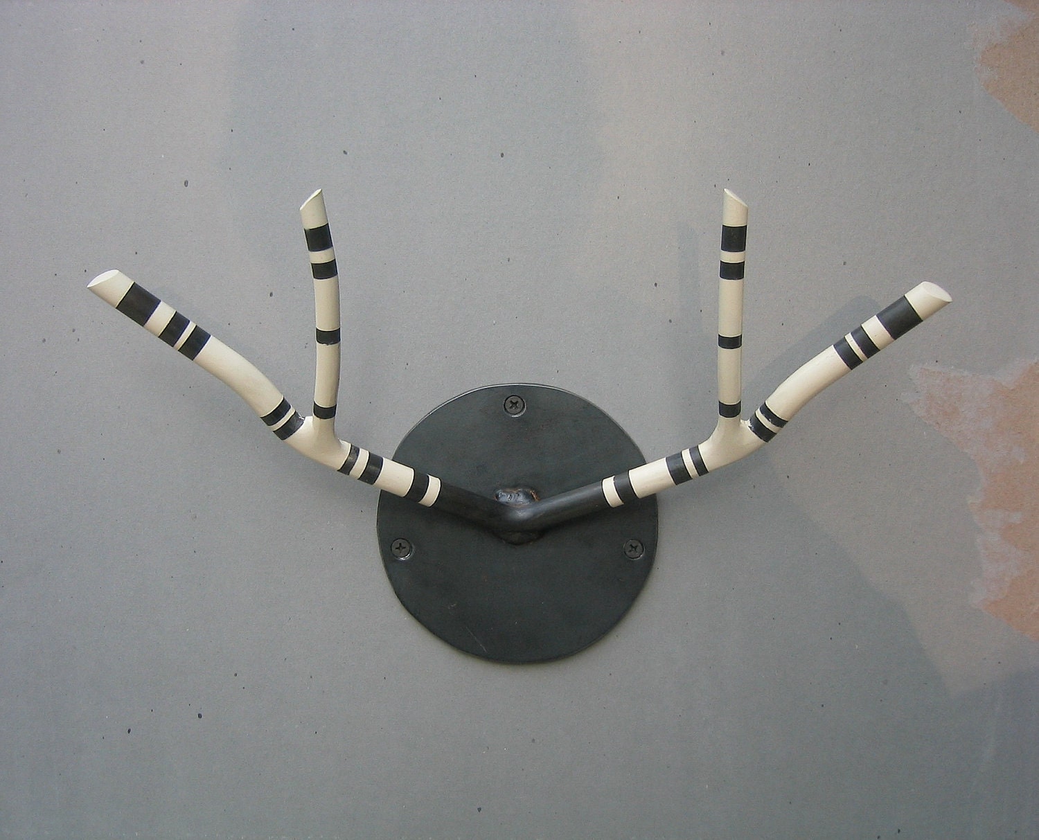 Small Antler Hook W/Stripes (Blk/Ivory)