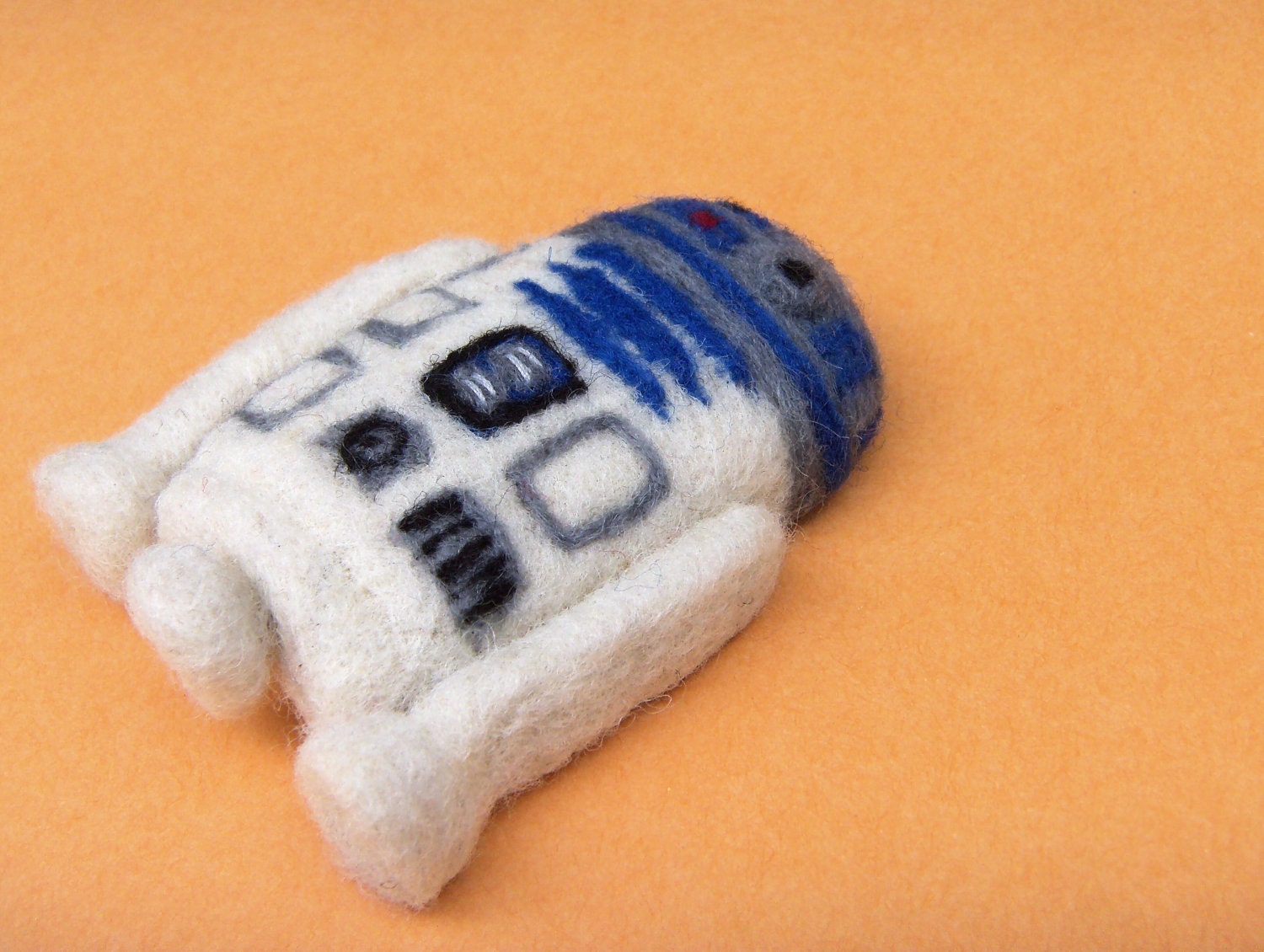 R2D2 Pin - Needle Felted Star Wars Droid - It's Felt2D2