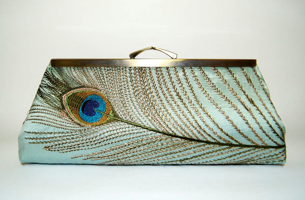 EllenVINTAGE SILK Peacock CLUTCH in Mint