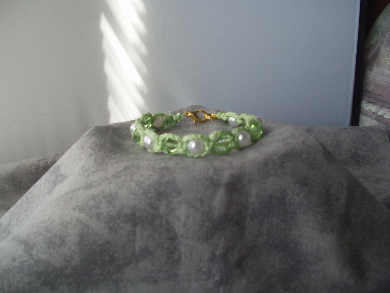 Macrame Bracelet with Crystal and Pearl (mint)