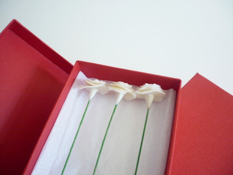 Set of 3 White Flowers - Decoration - Home decor - Wedding - Handmade by oenopia