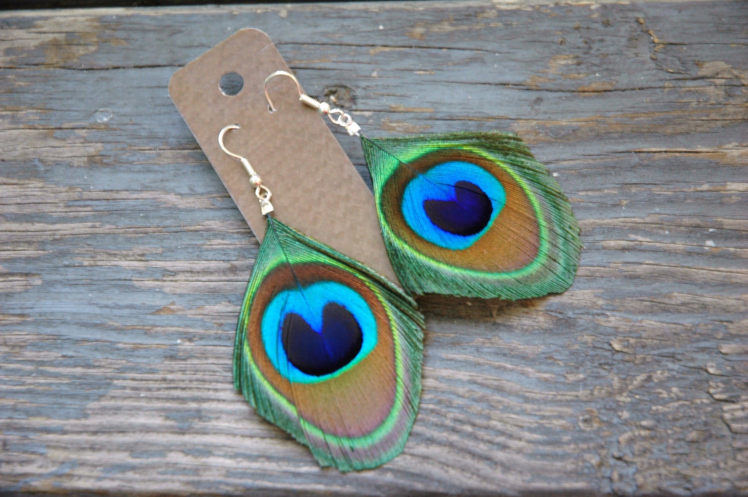 Peacock feather earrings - emerald green eye feathers