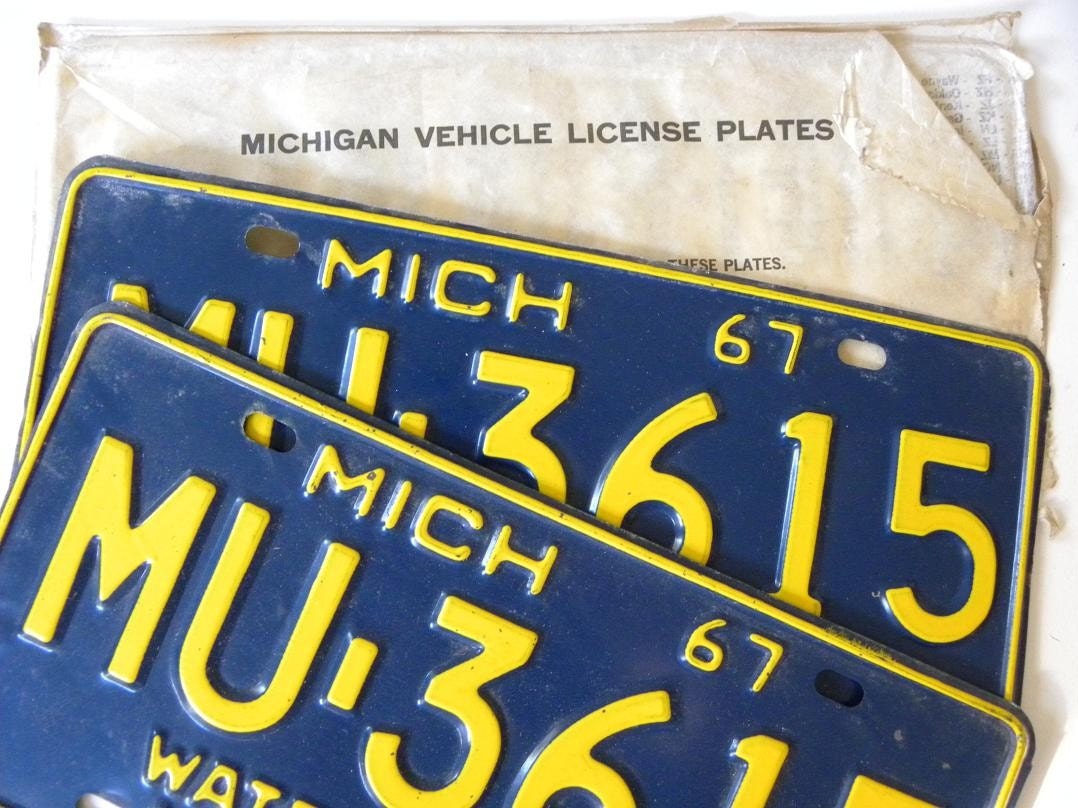 Maize and blue water wonderland. Maize and blue, Vehicle