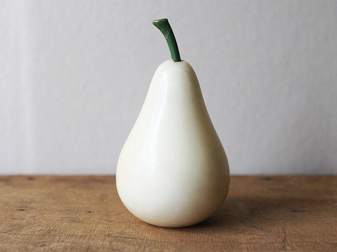 Pear Figure Paperweight Fruit Figurine Ornament Decoration cream green - SecondHome