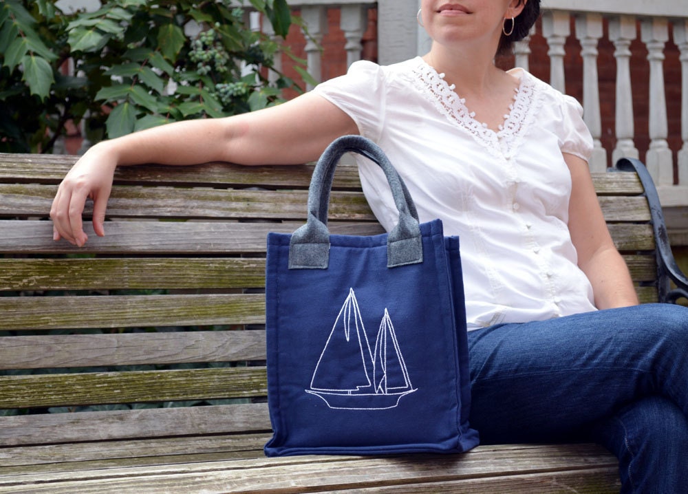 Boat Tote in Navy- sailing sail boat embroidered blue short handles sturdy large picnic lunch bag carry all