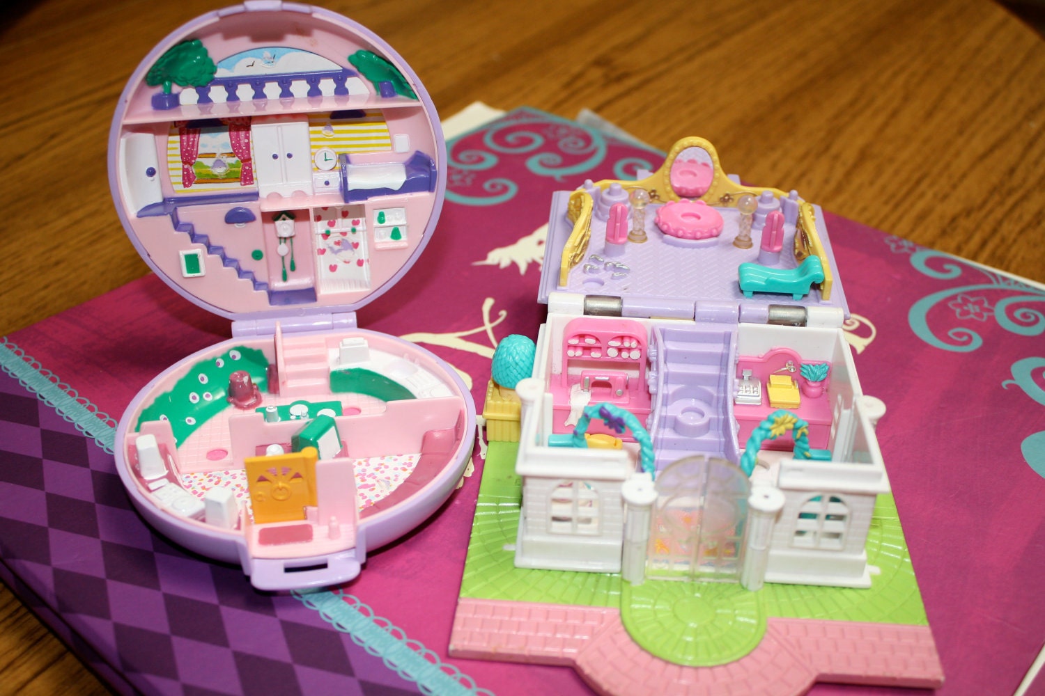 SALE Huge lot of Vintage Polly Pockets Vintage 80s toys 5 total Christmas gift