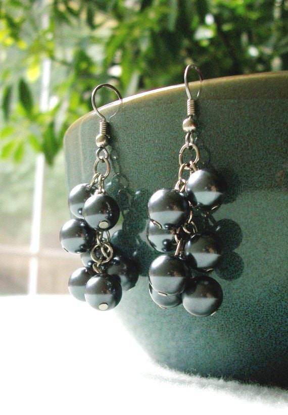 Smokey pearl cluster earrings